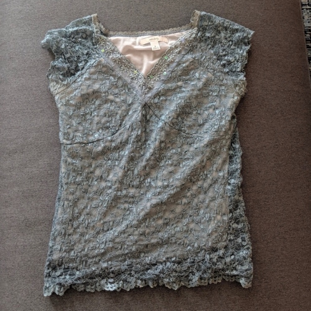 Merona Cap-Sleeved Lace Overlay V-Neck Top